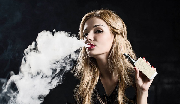 E-Cig-Girl